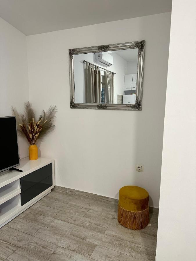 Apartman Nela Apartment Kastel Sucurac Exterior photo